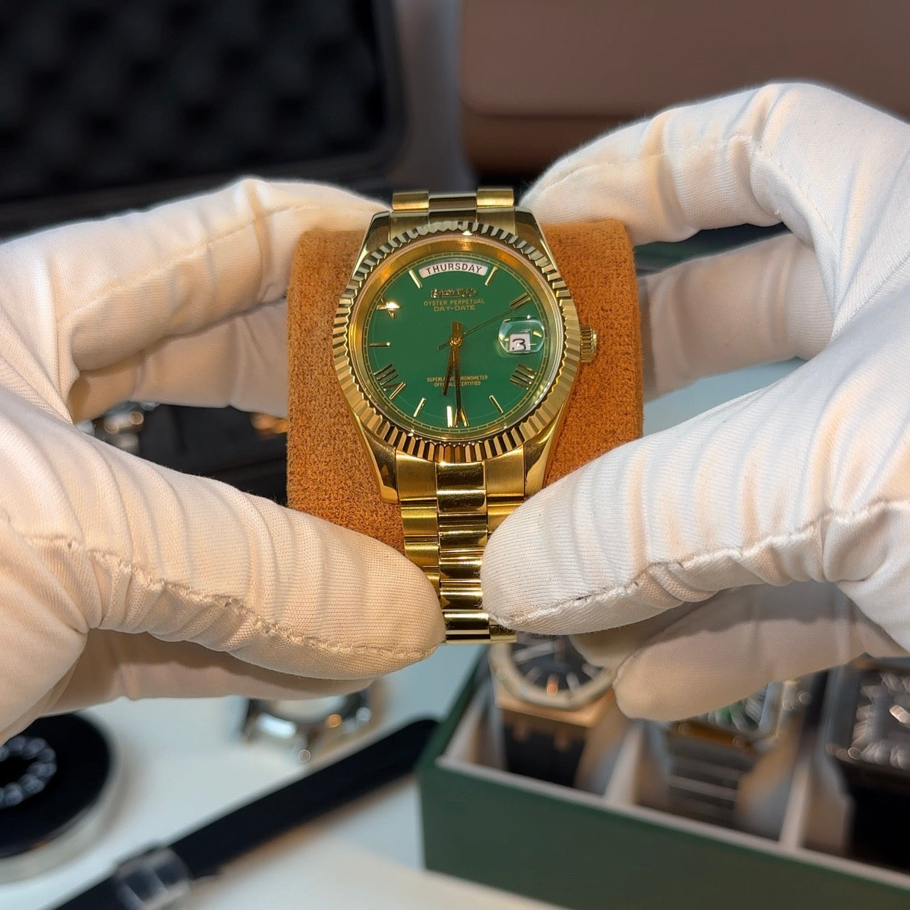 DATEIKO | ROMAN GOLD GREEN